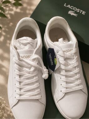 Lacoste women White Leather Low-Top Sneakers with Gold Accents NO BOX INCLUDED